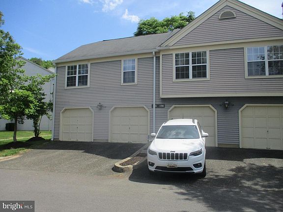 3rd image of 4704 Colonel Ashton Pl #422