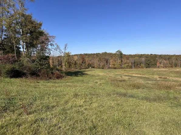 562 Roach Rd, Decaturville, TN 38329