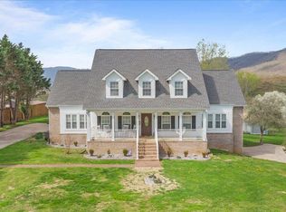 273 Perkins Ln, Jacksboro, TN 37757