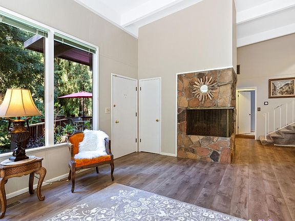 4th image of 190 Huckleberry Ln