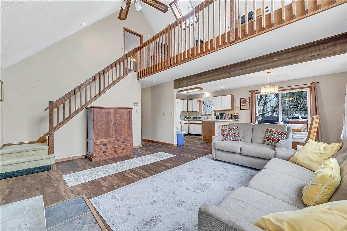 3 bed, 1848 sqft, $1,800 — Photo 3