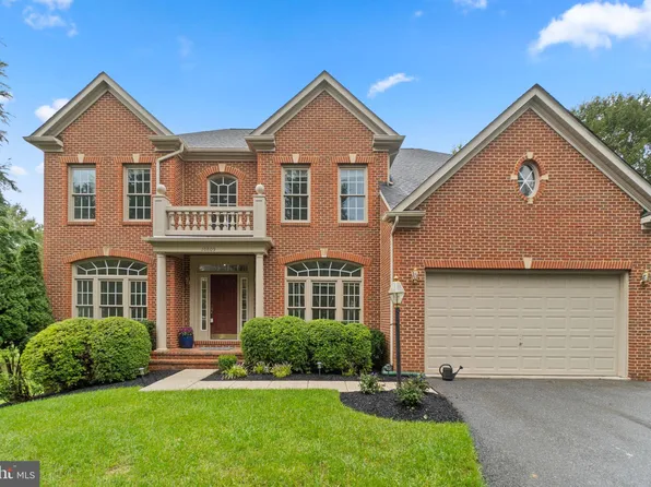 10809 Yellow Dahlia Dr, Woodstock, MD 21163