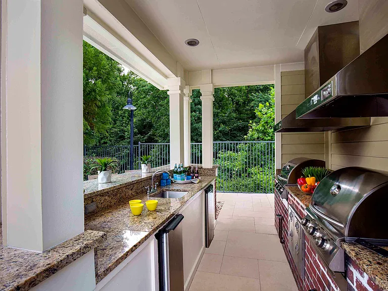 outdoor grills and chef's kitchen