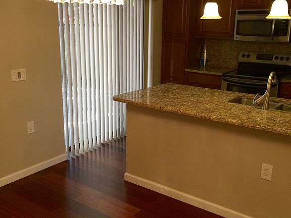 4th image of 419 Buttonwood Ln