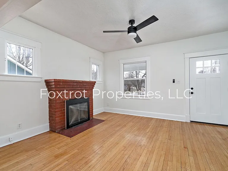 1609 E Cherry St — Photo 12