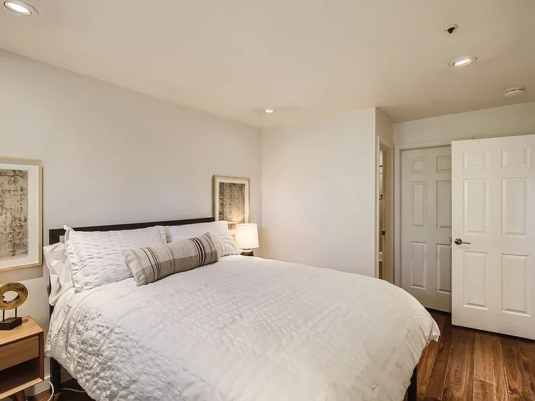 2113 Walnut St #9B — Photo 18