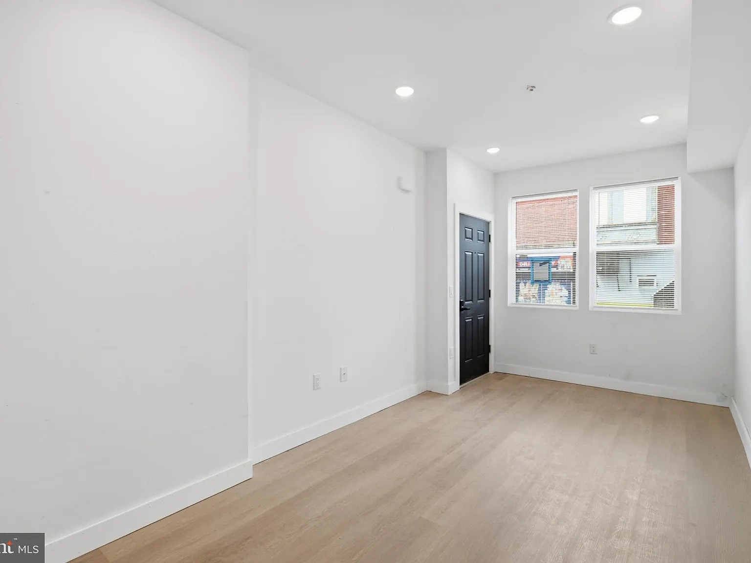 3 bed, 3.0 bath, $1,700 — Photo 4