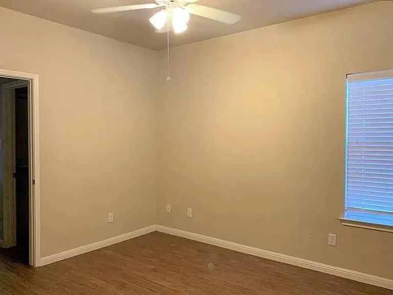 551 Advantage Dr — Photo 10
