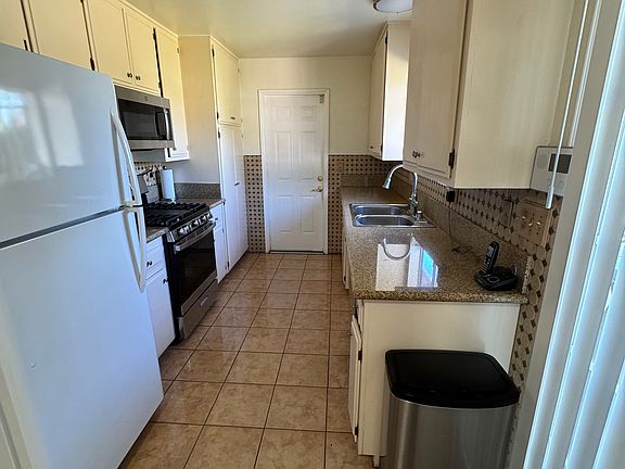 3rd image of 2798 Carl Dr