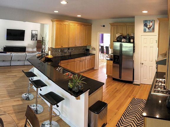 Open floor pan layout