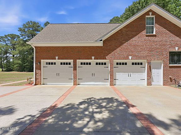 4th image of 2612 Baywood Road