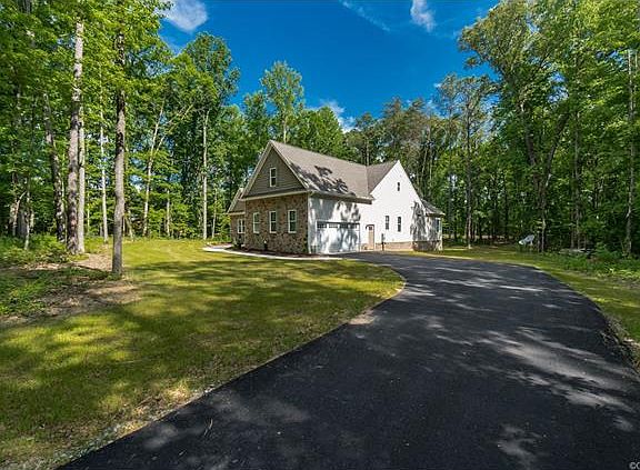 3rd image of 14460 Winding Cedar Ln