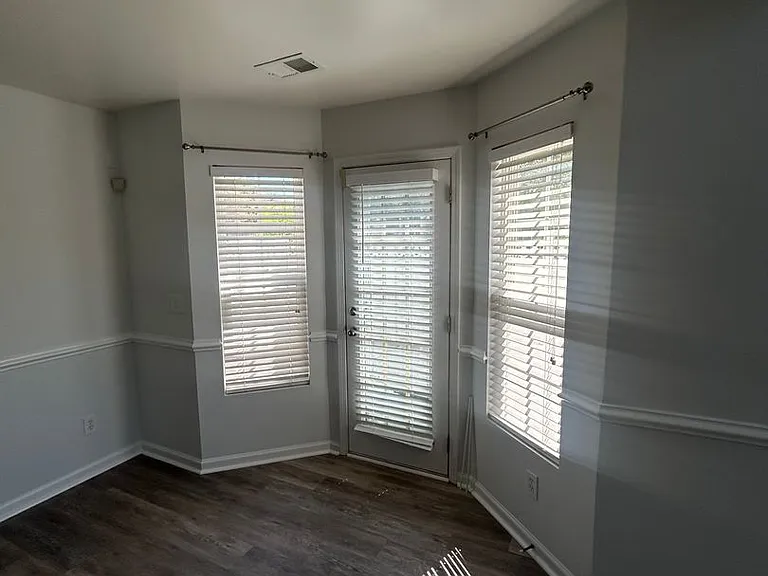 4902 Southgate Pkwy — Photo 9