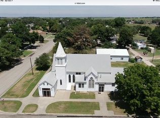 522 Lake Dr, Cawker City, KS 67430
