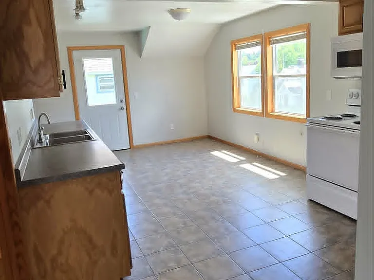 818 Main St #2 — Photo 18