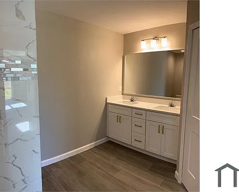 4065 NW 36th Ave — Photo 10