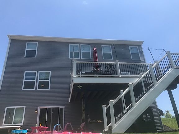 2nd image of 415 Oak Meadow Dr