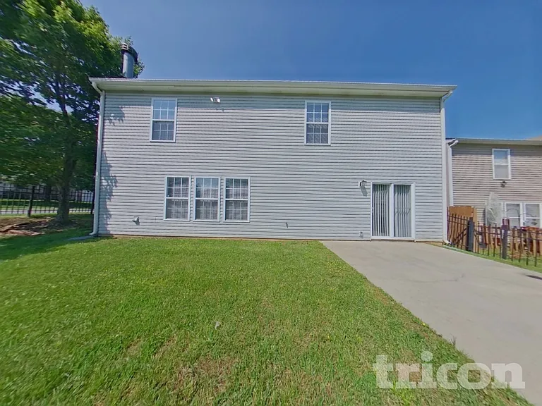 5104 Mintvale Dr — Photo 23