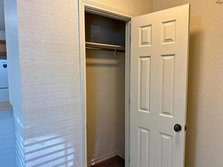 4710 Brookdale Dr — Photo 4