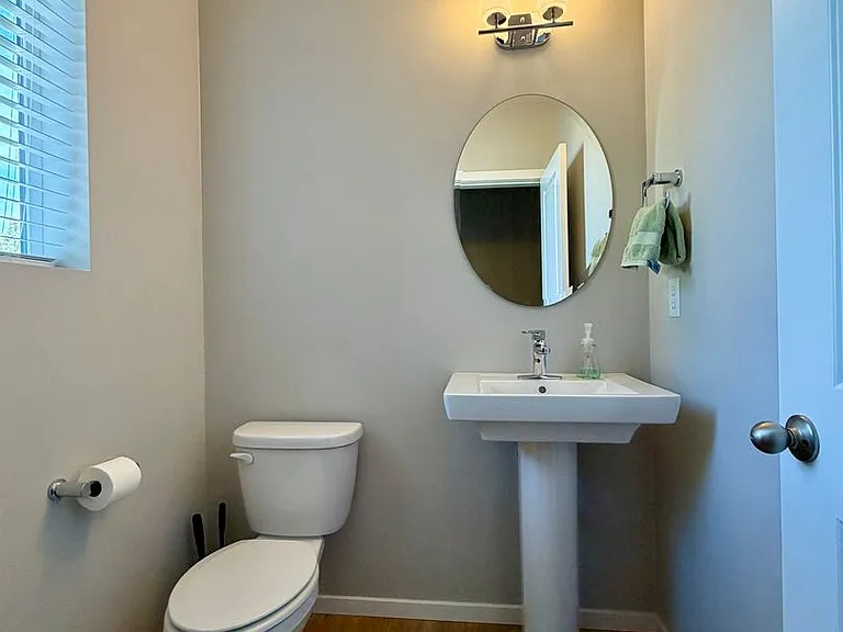 5738 Hawks Landing Pl NE — Photo 5