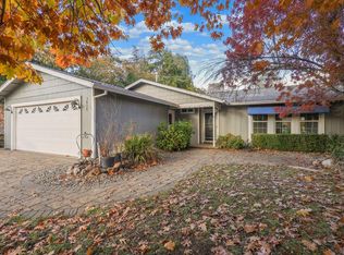 3858 Woodlawn St, Redding, CA 96001