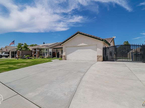 3rd image of 9502 Tokeland Ct