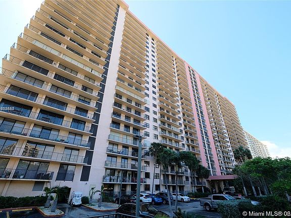 4th image of 210 174th St APT 1106