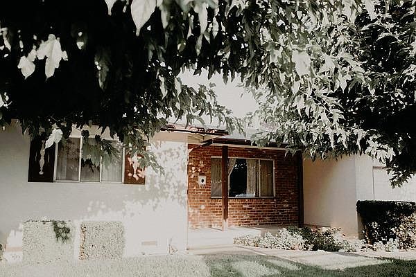 1st image of 1550 Daniels Ave