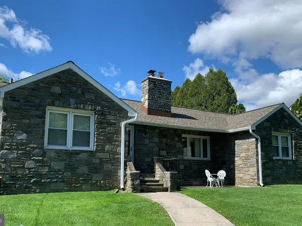 588 W Woodland Ave, Springfield, PA 19064