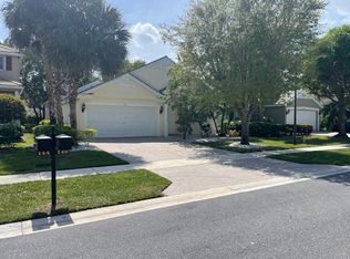 146 Canterbury Pl, Royal Palm Beach, FL 33414
