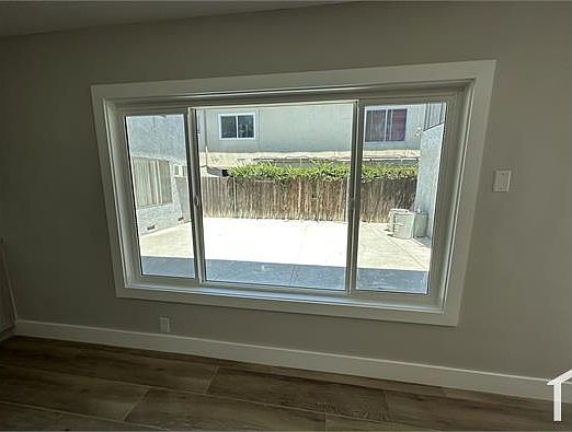 5th image of 7337 Woodley Ave #2