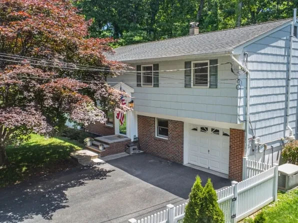 6 Benjamin, Hopatcong Boro, NJ 07874