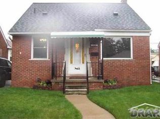 13249 Callender St, Southgate, MI 48195