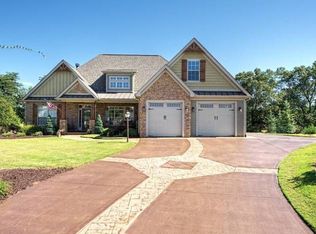 10 Sunapee Ct, Greer, SC 29651