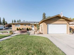 699 W Pat Dr, Clovis, CA 93612