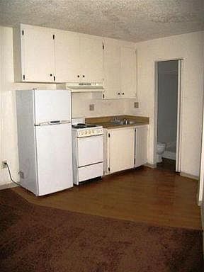 2nd image of 1620 F St APT 1A