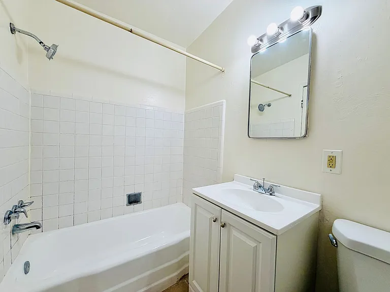 Fairmount-4215 — Photo 15