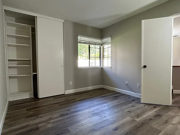 Downstairs Bedroom Picture #2