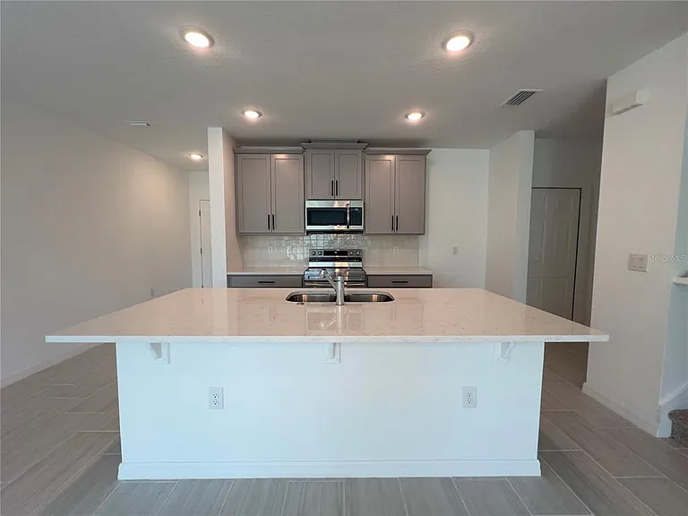 490 Thompson Village Ave — Photo 3