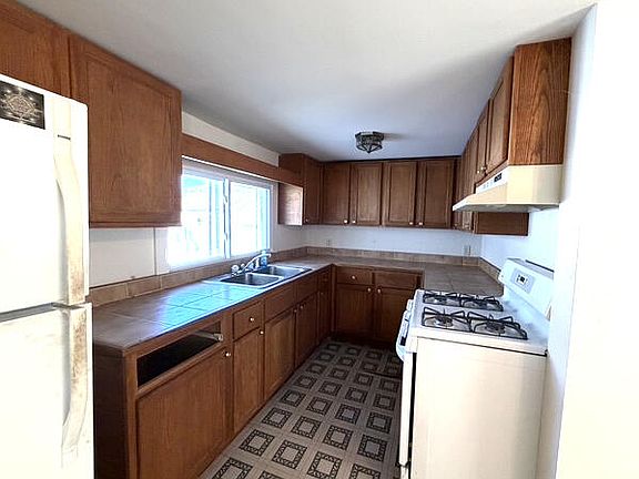 4th image of 1207 Garst Ave