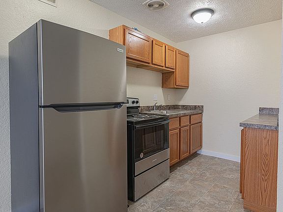 4th image of 2308 Wayne Ave #6