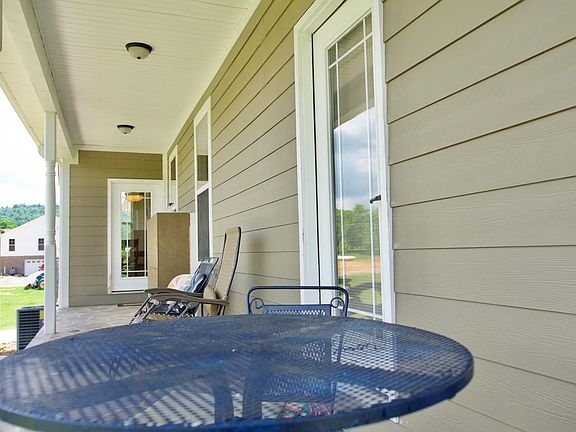 5th image of 645 Brotherton Dr