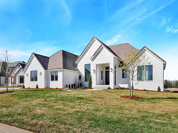 2nd image of 1424 E Bluesage Ct