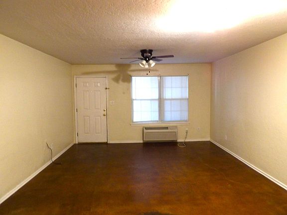 3rd image of 2416 SW G Ave APT 103