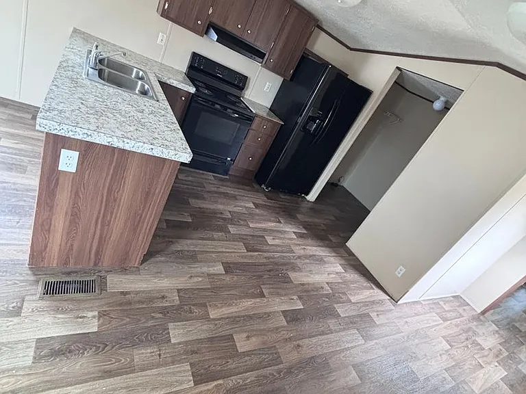 254 Amanda Ln — Photo 5