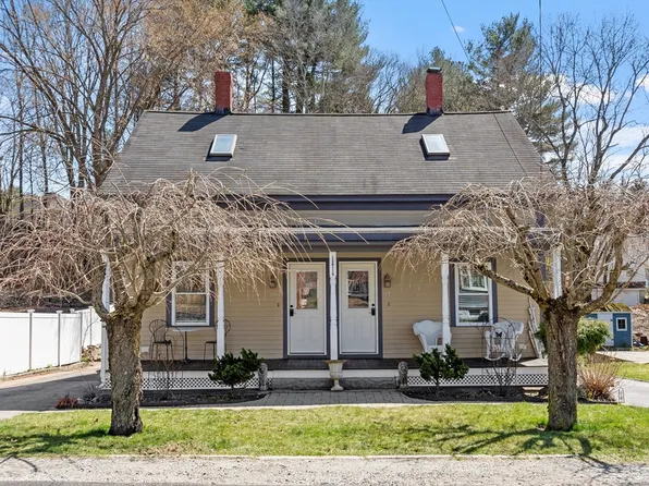 17 1st St, Westford, MA 01886