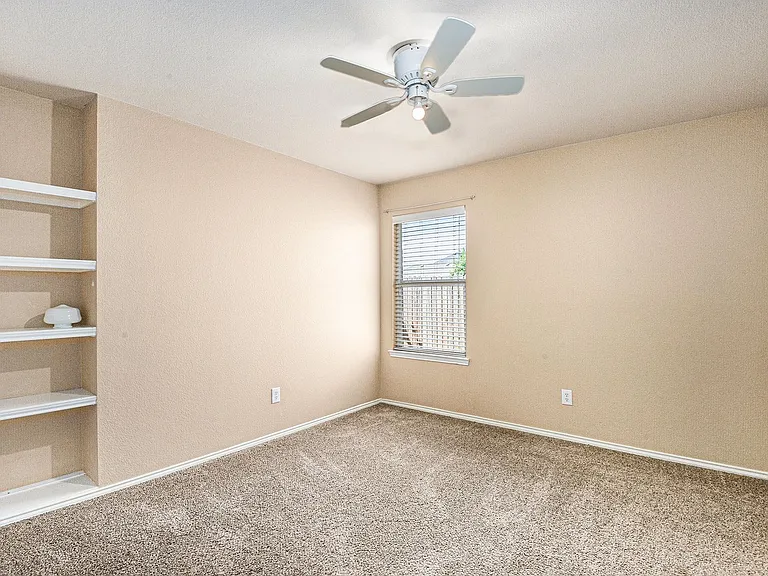 2308 Horseback Trl — Photo 20