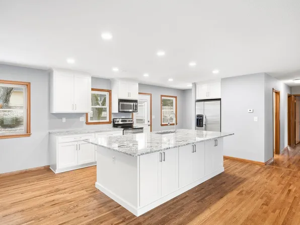 8309 Harrison Rd, Bloomington, MN 55437