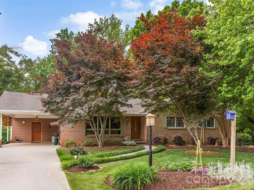 1st image of 112 Amity Cir