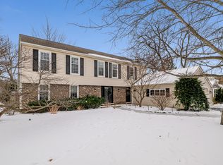 41 Canterbury Rd, Lincolnshire, IL 60069